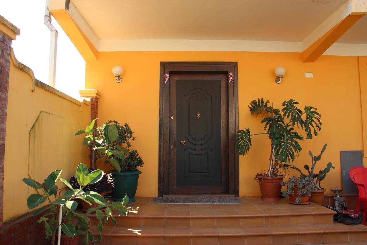 Yellow House - Vaja ซาร์พี ภายนอก รูปภาพ
